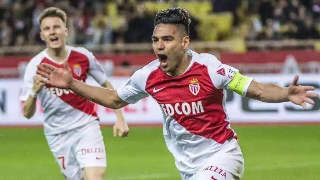  图卢兹主场十人应战，顽强逼平领头羊巴黎  