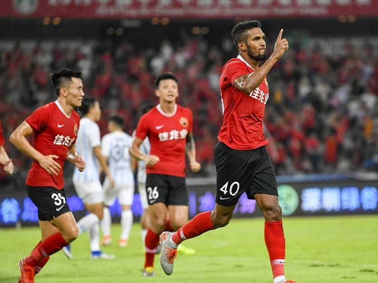 特鲁瓦保级生死战告捷,关键三分逃离降级区